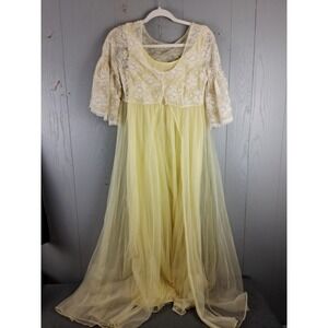 Vintage 60s Korvette Chiffon Peignoir Gown & Robe Lace Medium Yellow Bell Sleeve